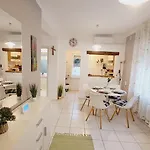 Borbala Vendeghaz 아파트