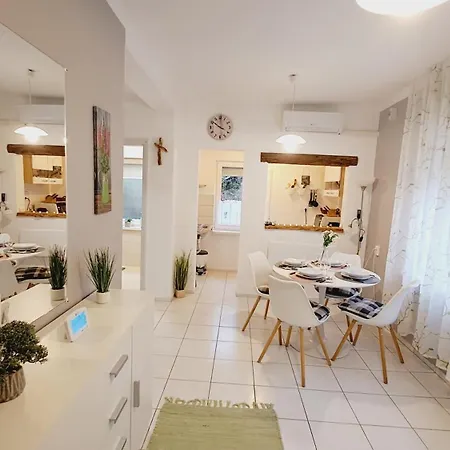 Borbala Vendeghaz Lägenhet